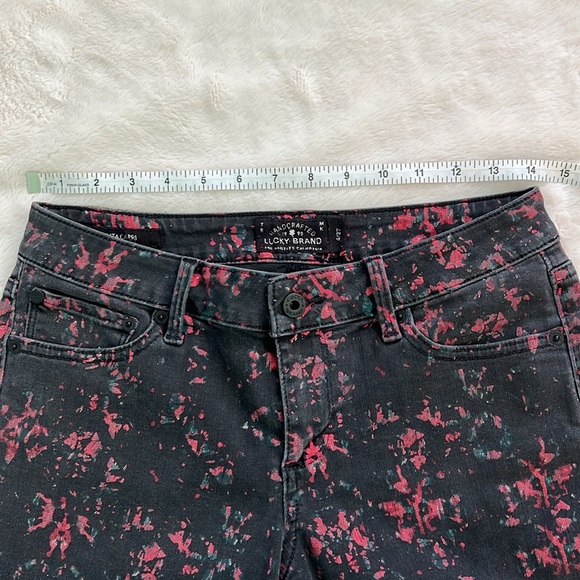 Lucky Brand Lolita Capri Black & Red Printed Denim Jeans Size 4 | 27 - Picture 7 of 8